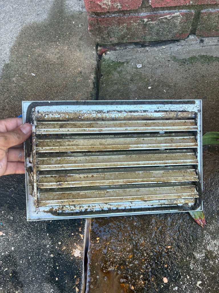 Dirty air vent before cleaning - Orlando FL